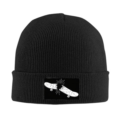D3's SK8 Broken Beanie - Skater Streetwear Mütze: Black knit beanie with white embroidered graphic.